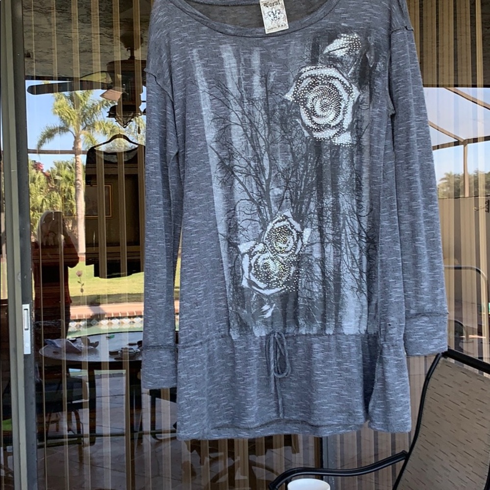 Cute like new long top